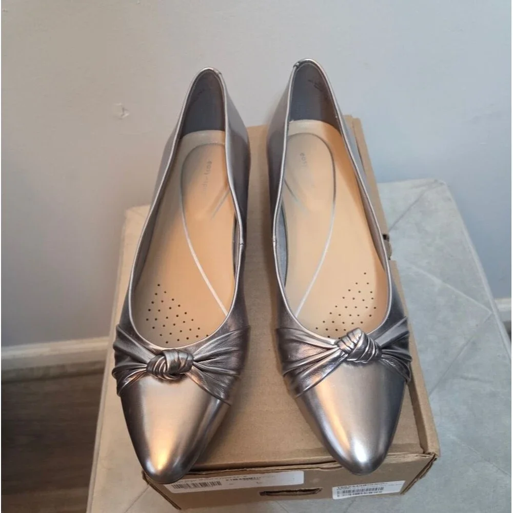 Easy Spirit Christen Metallic Silver Flats, Sz‎  9.5 W New in Box